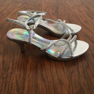 Kids size 3 silver heels